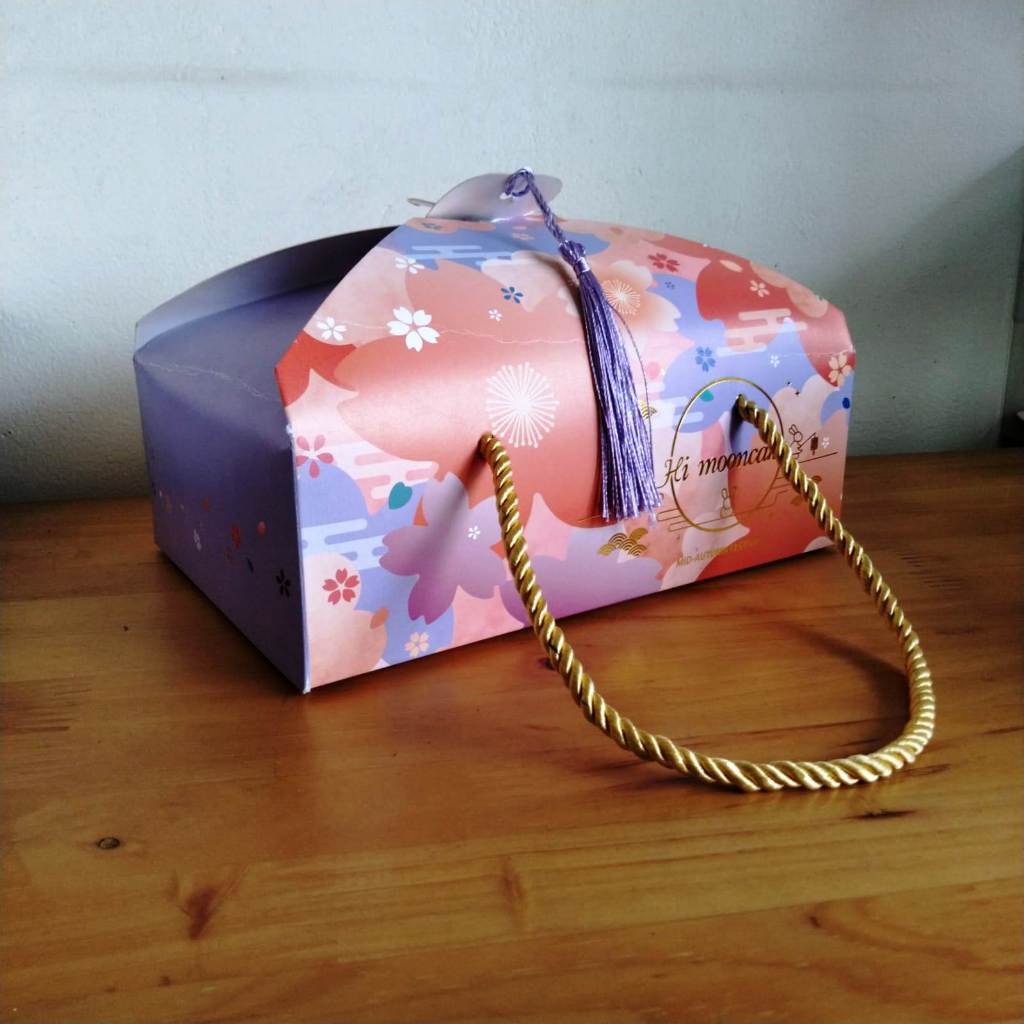 

Mooncake Hampers Box / Kotak Kue Bulan Kylie Royal