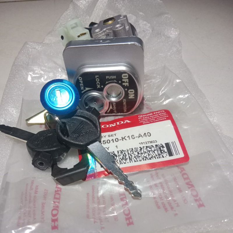 KDM_24 Kunci kontak scoopy karbu-vario techno 110 karbu kunci kontak plus kunci jok original KYT