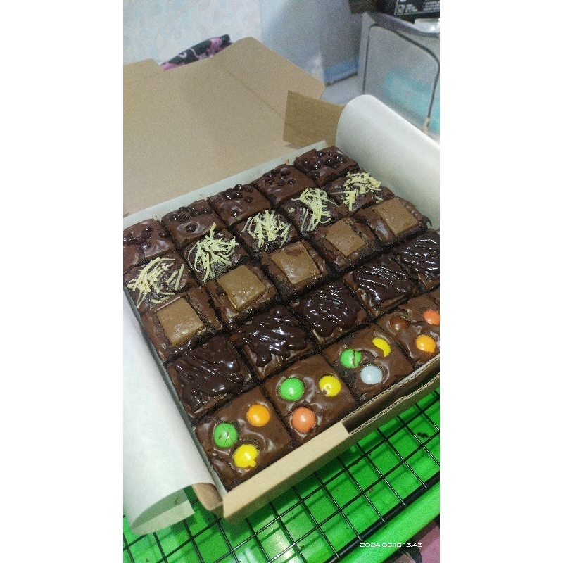 

Fudgy Brownies Shinycrust