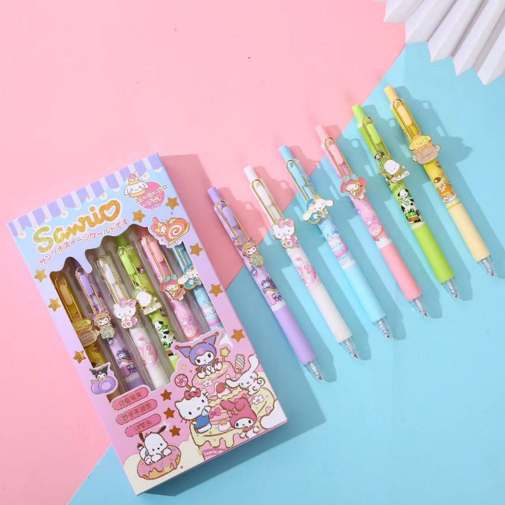 

GM - PULPEN BOX SANRIO ISI 6 MOTIF SANRIO | PULPEN GEL TINTA HITAM 05MM SANRIO | POCACCO | HELLOKITTY | CINAMORROL | MELODY | KUROMI | POMPOMPURIN | KADO ULANG TAHUN ANAK | BIRTHDAY GIFT