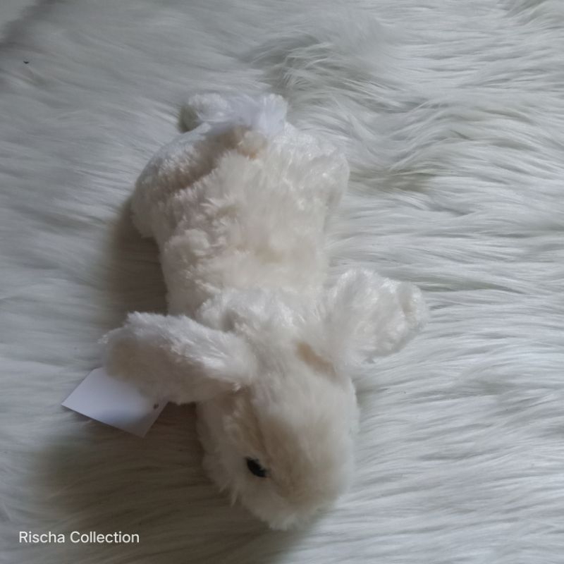 Boneka karakter  kucing kelinci p love