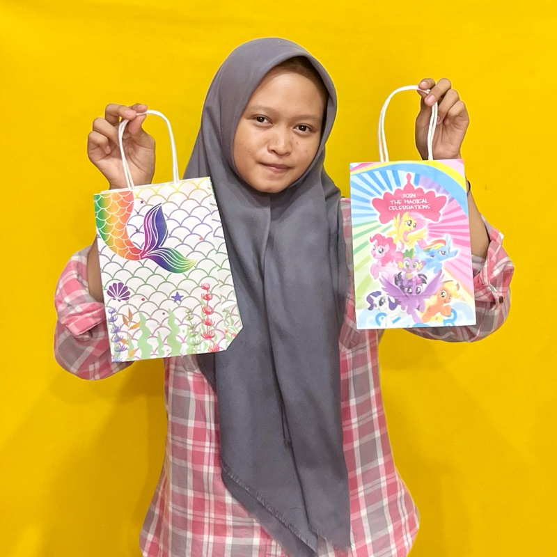 

Paper Bag kertas karakter princess unicorn my little ponny Pita tutup smal tas kado lucu paper bag kertas kartun film ecobonekaindo