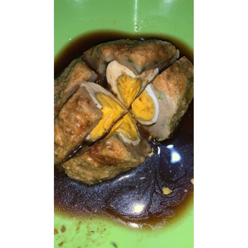 

Pempek Kapal selam besar isian telur bebek