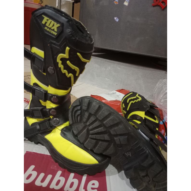 Preloved Sepatu Racing Anak / Sepatu Boot / Seppatu cross