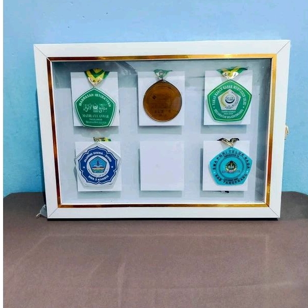 frame Medali / Bingkai Medali / Figura Medali model lilit