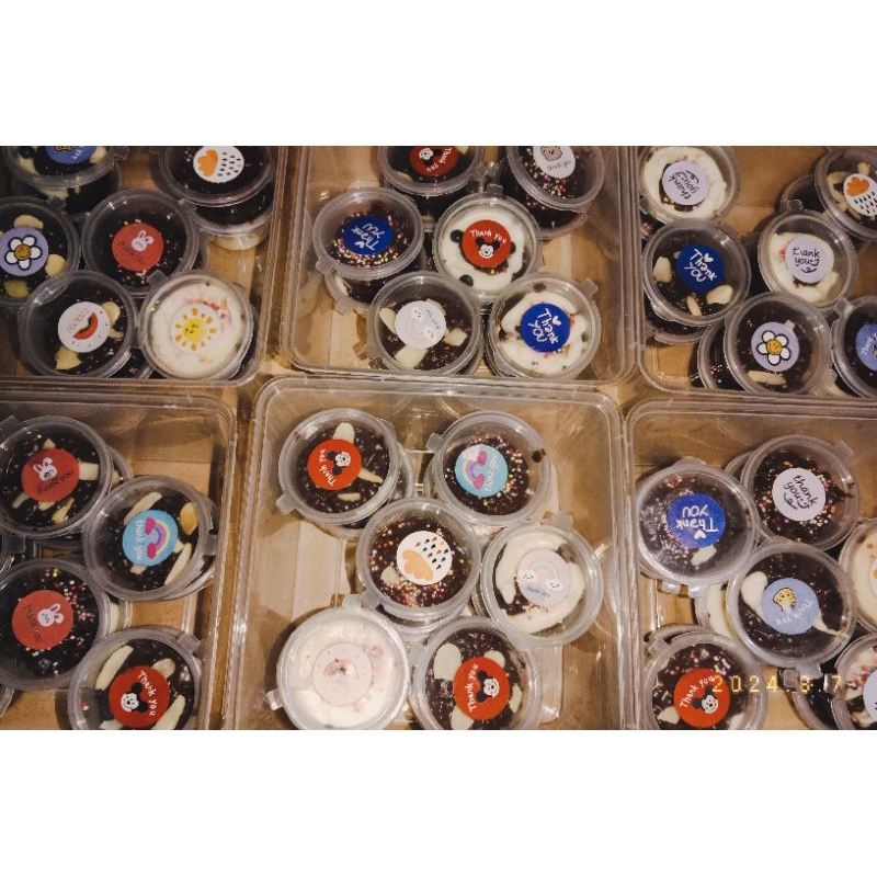 

coklat dengan bulir crunchy 1 box cup 35ml///widel choco-coklat