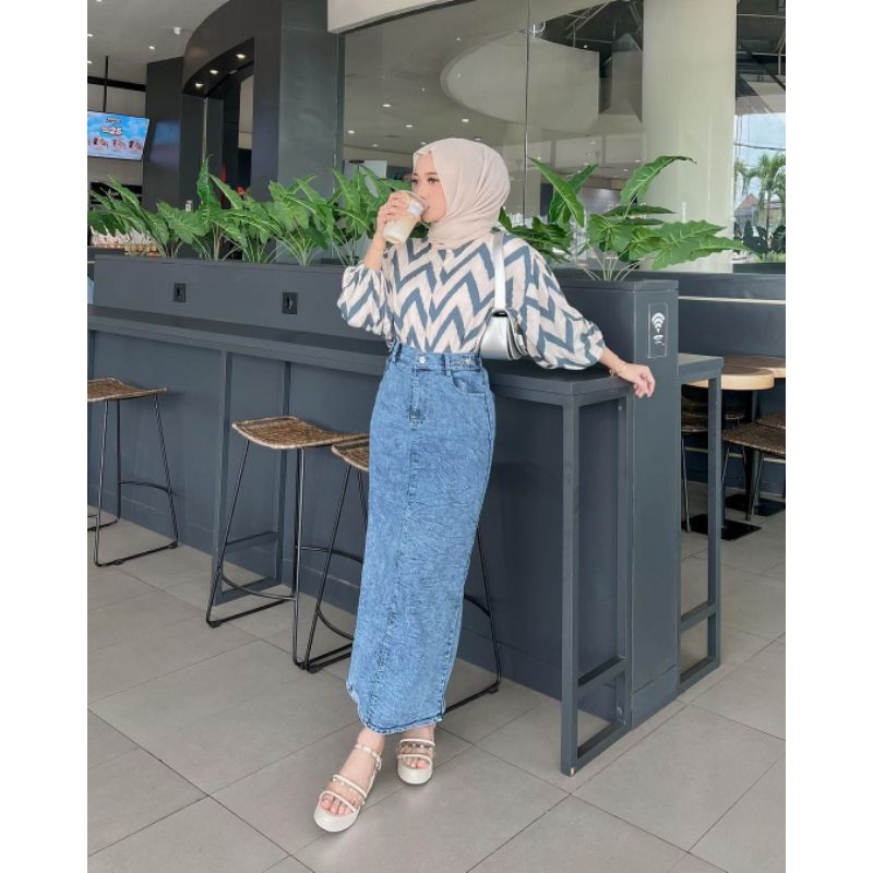 Theana rok jeans wanita belah zenda // rok jeans span wanita // rok jeans wanita kekinian