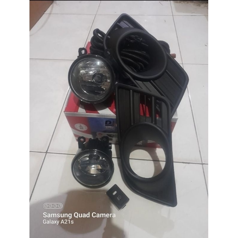 SZ186 FOGLAMP LAMPU KABUT LAMPU BEMPER SUZUKI SWIFT HATCHBACK 2007 2008 2009 2010