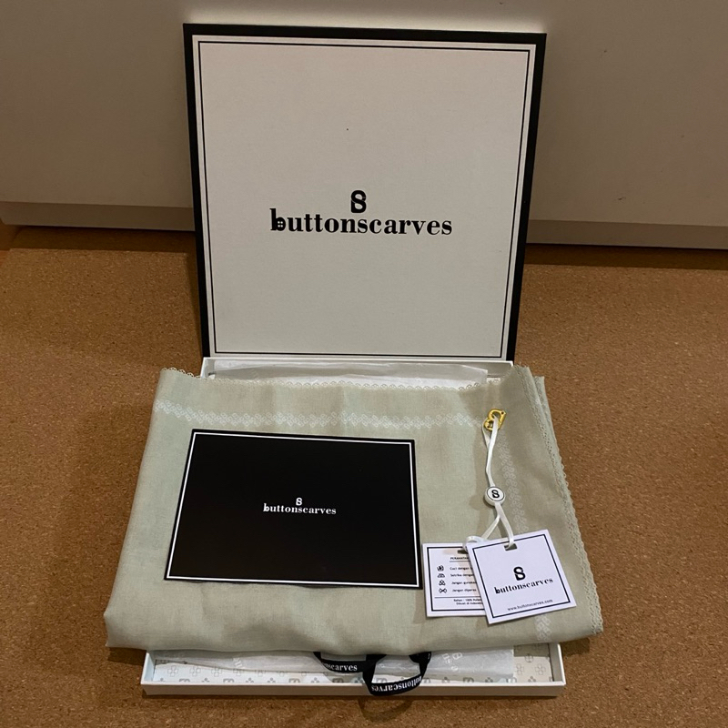 Buttonscarves Today’s Scarf Honey Dew