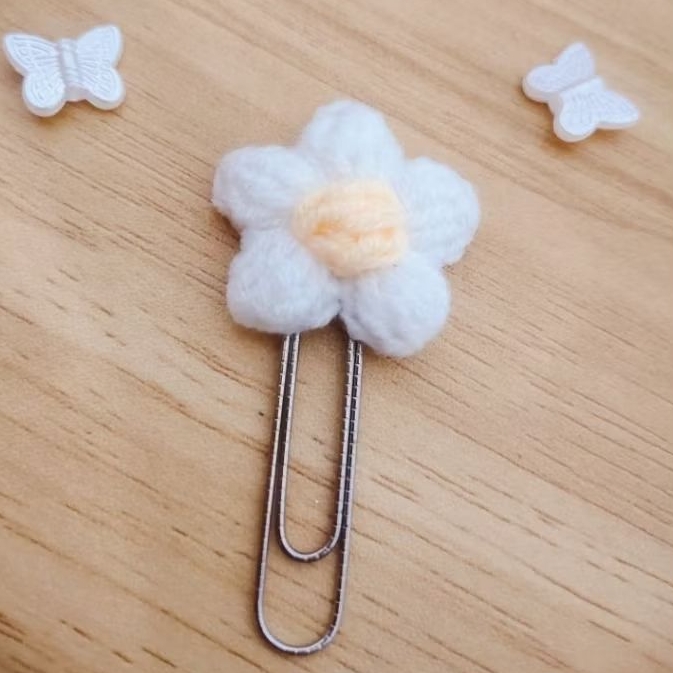 

Daisy Bookmark