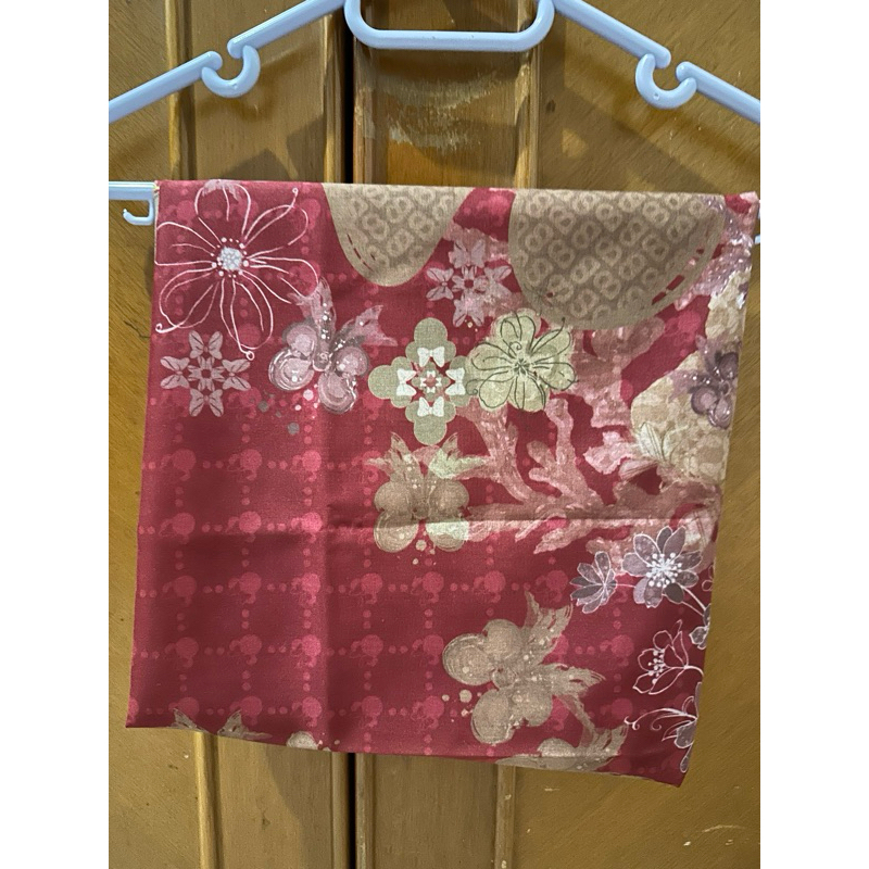 buttonscarves tdp scarlet preloved