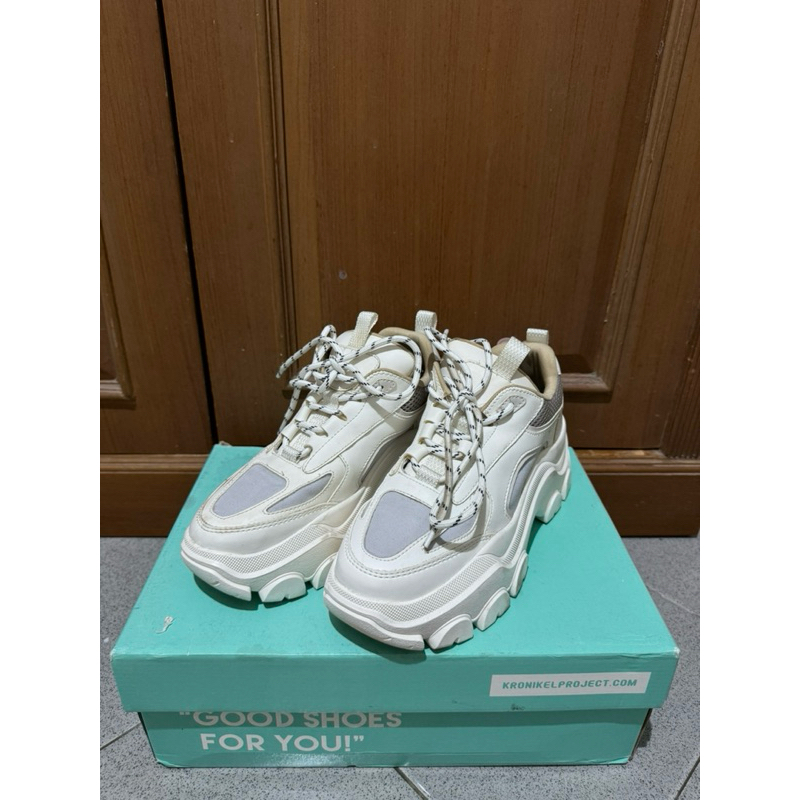 preloved kronikel project cleo sepatu konser