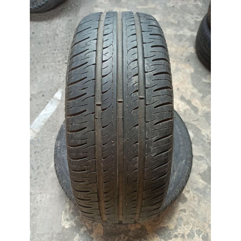 Ban second ban bekas mobil ukuran 205/60 R15