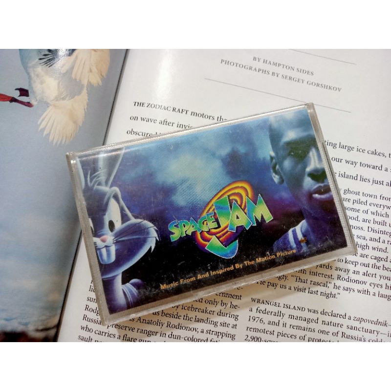 kaset pita space jam