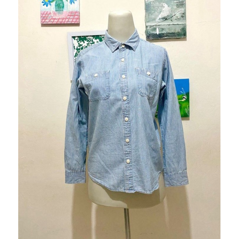 Uniqlo blue stripe shirt