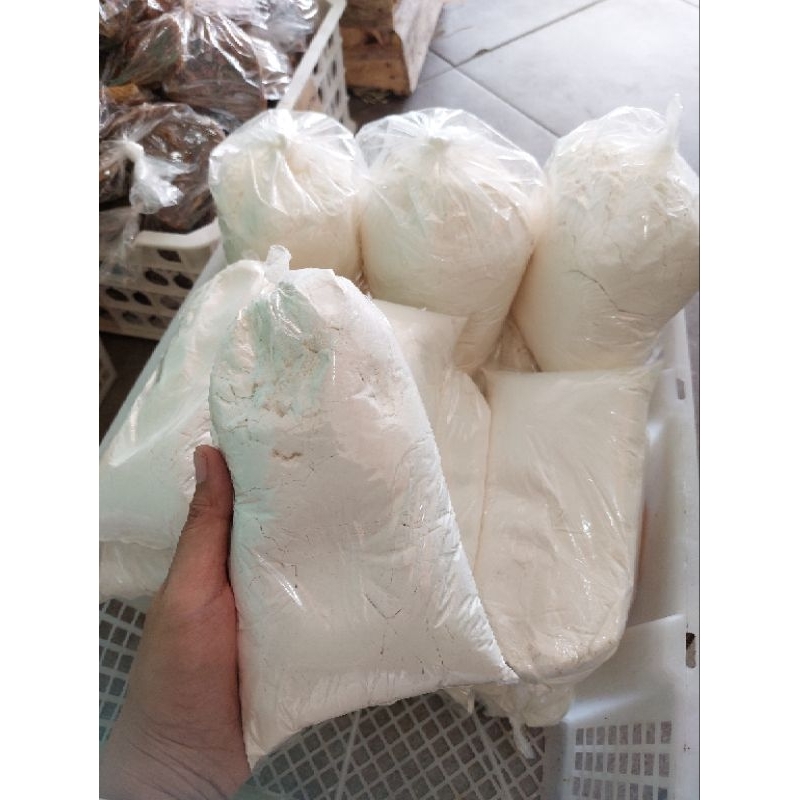 

TERIGU LENCANA MERAH KEMASAN