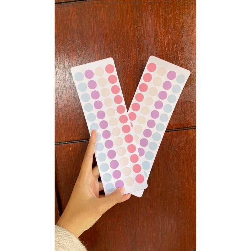 

Sticker polka warna warni