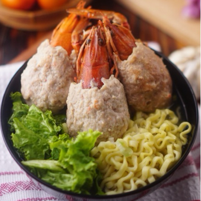 

Bakso Jumbo Lobster Air Tawar by Frozy dengan Kuah Isi 10 Pcs