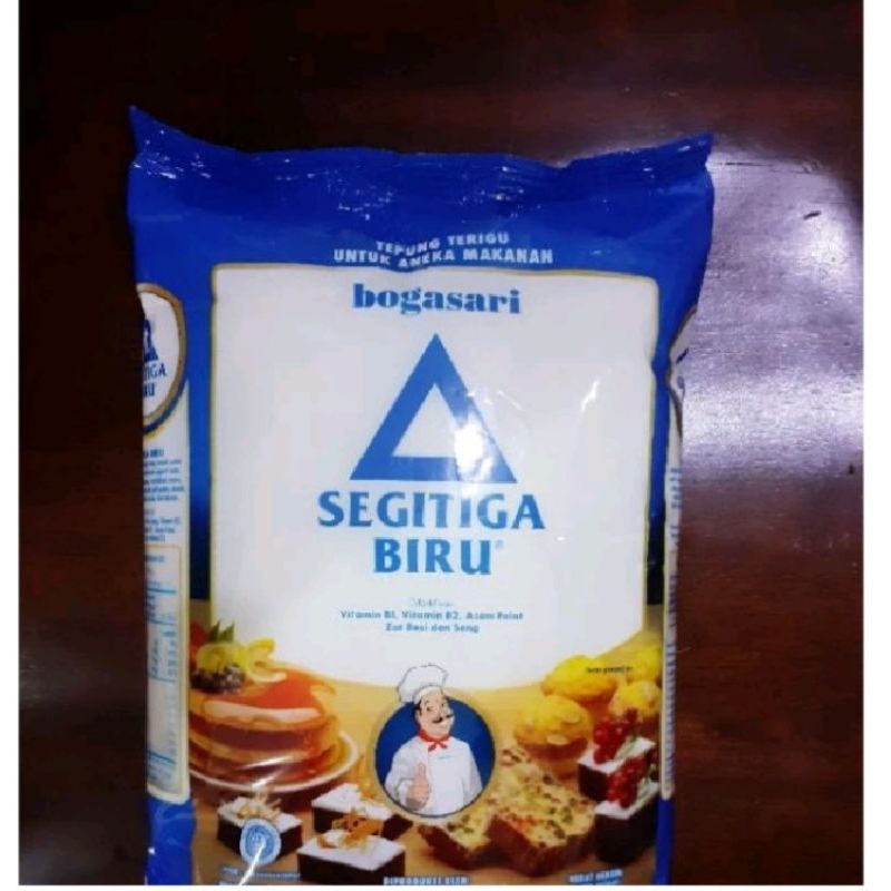 

TEPUNG TERIGU SEGI TIGA BIRU ISI 1KG