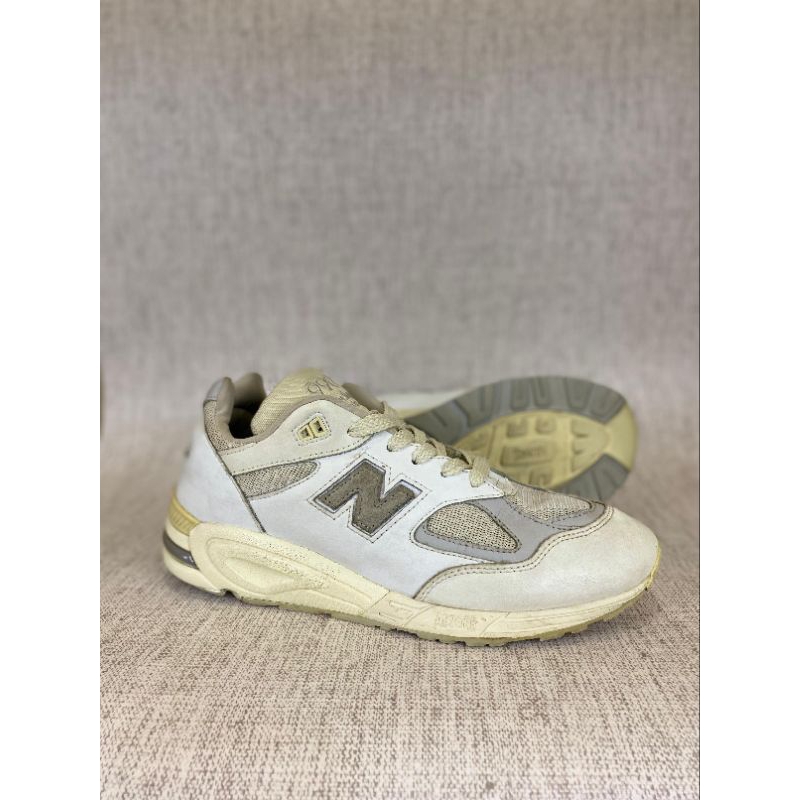 Sneakers sepatu pria new balance 990v2 white leather nb pria