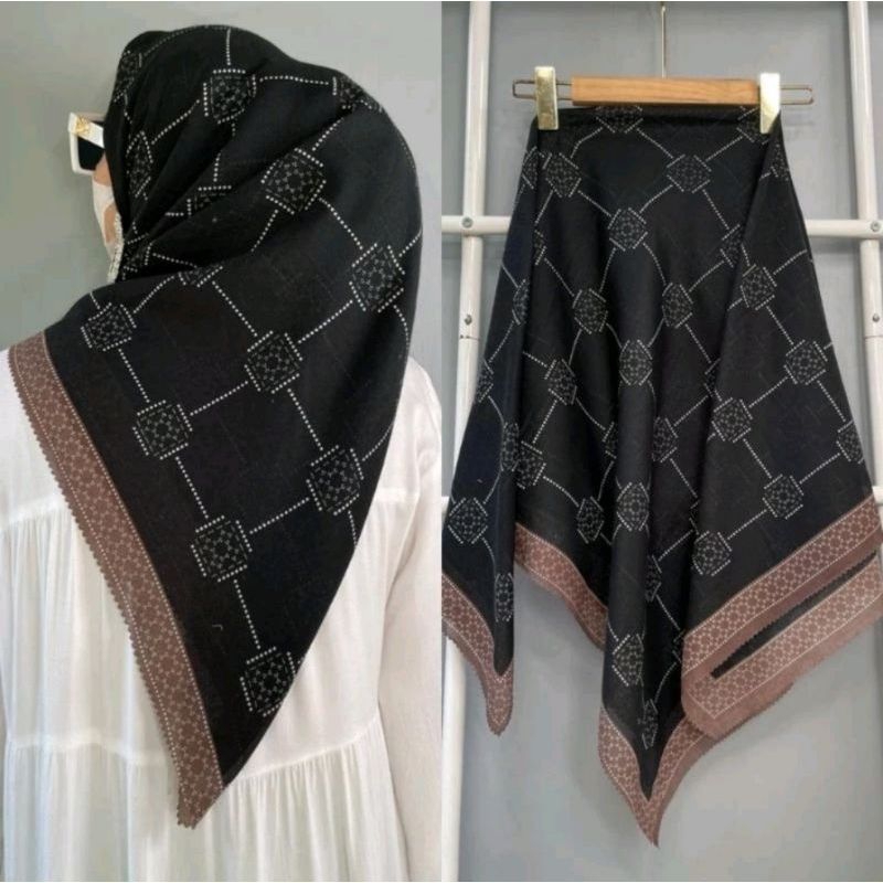 90011 HIJAB SEGI EMPAT VOAL  PREMIUM MOTIF pinggir LASER CUT kerudung hitam kotak muslim scraft scra
