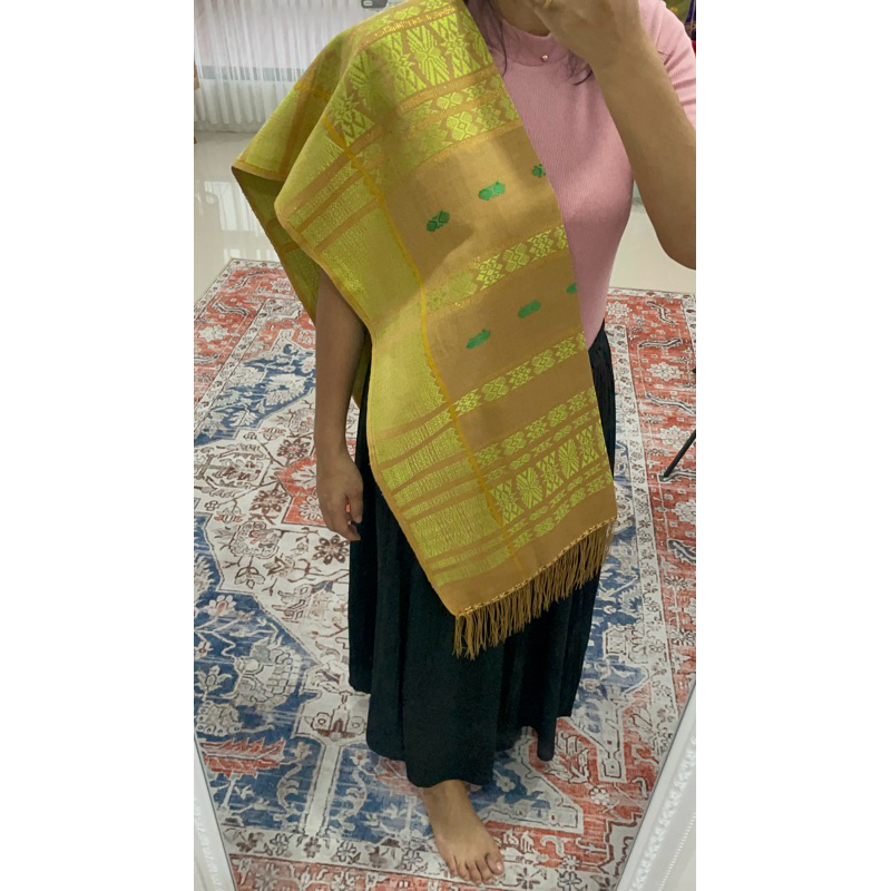 Uis Nipes Karo Bahan Sutra