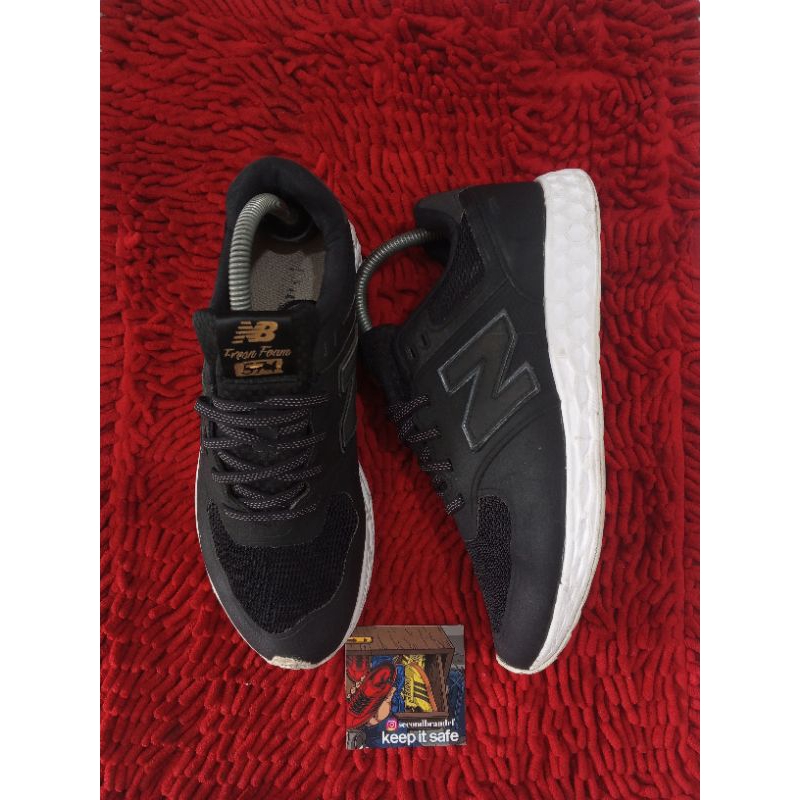 Sepatu new balance 574 fresh foam black second - size 40,5