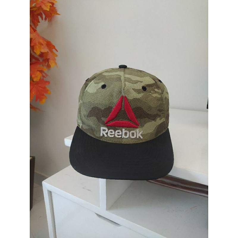 topi REEBOK