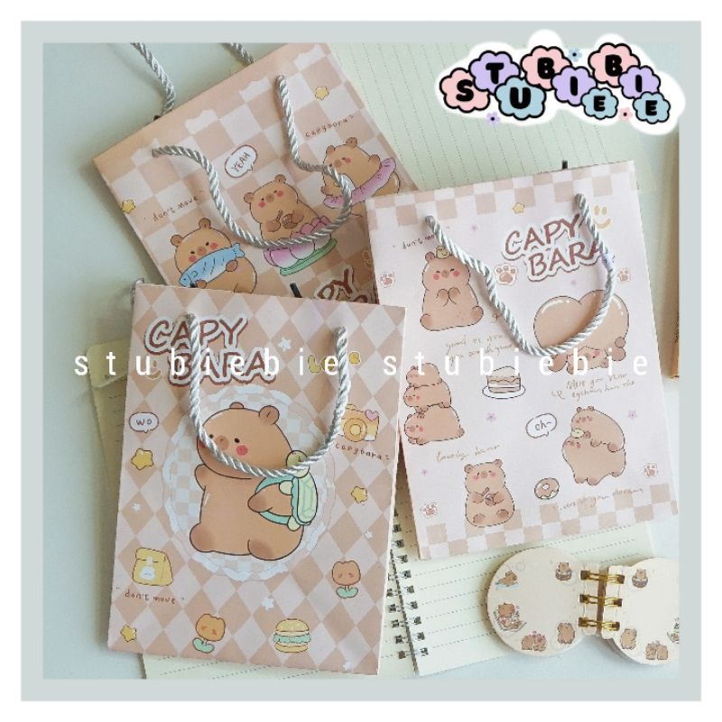 

Paper Bag Capybara Kantong serbaguna Karakter Kado Packingan Lucu Tentengan Kertas Tebal Tali