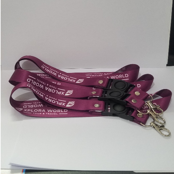 

Custom ID Card dan Lanyard Full Warna Bahan Tissue