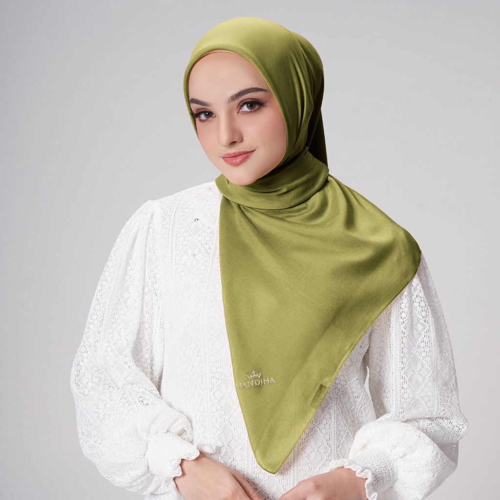 MANDJHA Essential Willow Green 121 Scarf By IVAN GUNAWAN - Jilbab Hijab Segi Empat Polos ORIGINAL MA