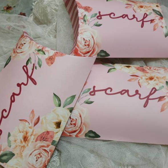 

TRENDING Pillow box scarf sepack isi 25 box hijab