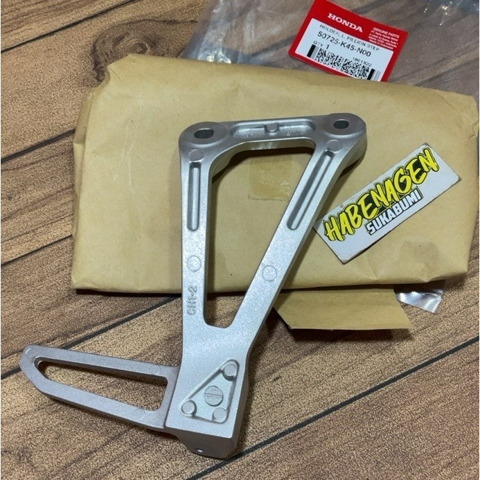 foot step footstep postep belakang kiri honda cbr 150 r  cbr150r cbr 150r K45A 2014-2016 ORI ORIGINA