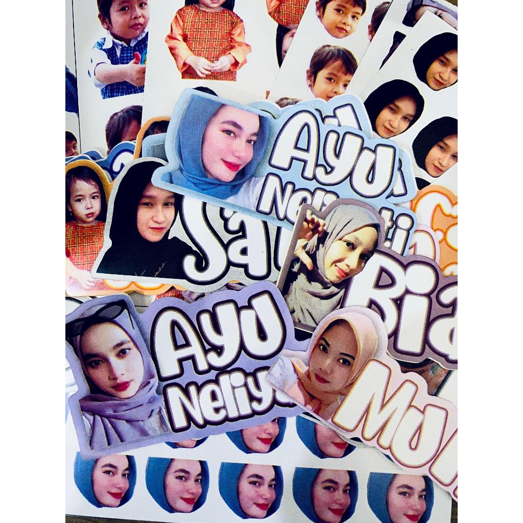 

WAJIB BACA DESKRIPSI Stiker Foto WAJAH dan Tulisan Nama Custom - Stiker Waterproof ANTI AIR