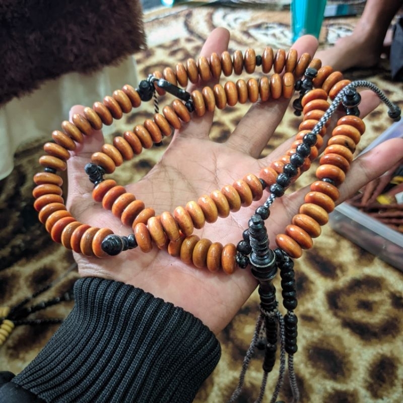 TASBIH TIJANI KAYU RAJAH GAHARU AGATIS LEBAR 14 MM TEBAL 7 MM