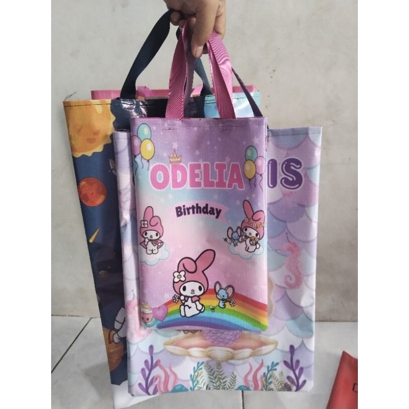 

Totebag costum/Tas costum ultah/Pouch snack totebag/tote bag ultah
