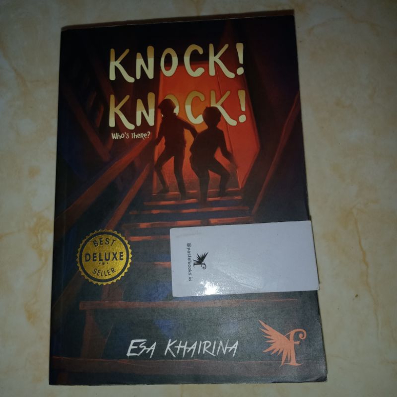 Novel fantasteen "knock knock who's there?" by Esa Khairina. PRELOVED/BEKAS 100% Original