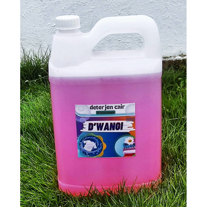 D’Wangi Deterjen Cair Pencuci Pakaian Premium 5 Liter Bonus Softener Sachet