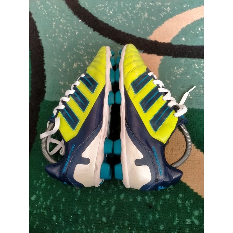 SEPATU BOLA ADIDAS NO 42 SECOND BEKAS ORIGINAL