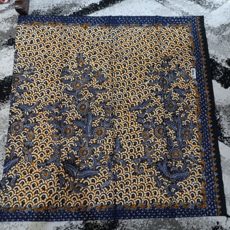 kain batik tulis lasem klasik biru gunung ringgit sisik GKK 1-25