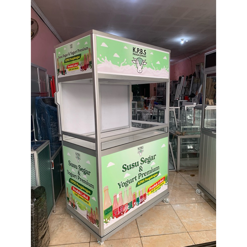 Etalase / Gerobak Alumunium Dagang Minuman / Susu Yogurt Berikut Stiker dan Pasang