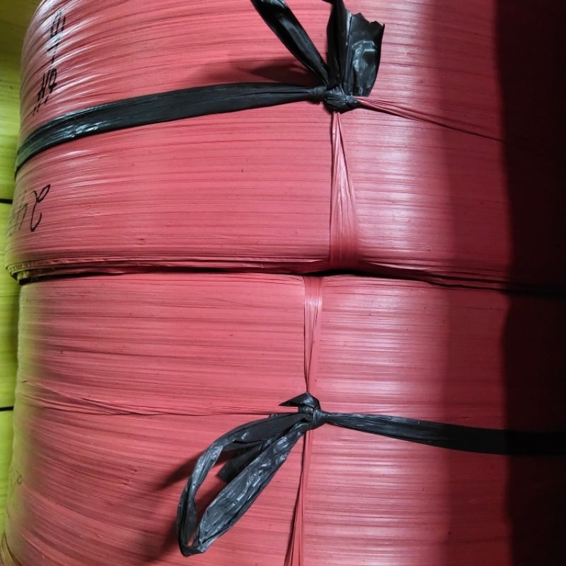 

Tali Rafia Rol warna Merah