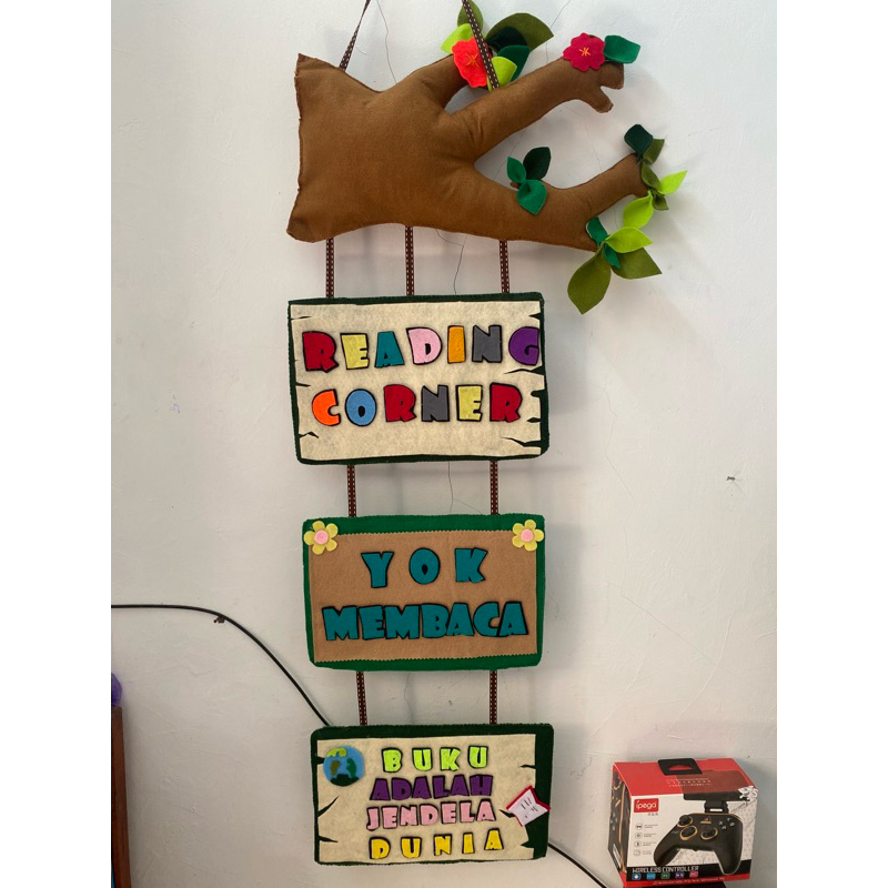 hiasan kelas pojok membaca kain flanel ukuran jumbo