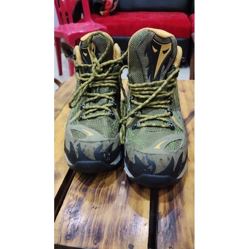 Sepatu Gunung Blackyak Second size 40