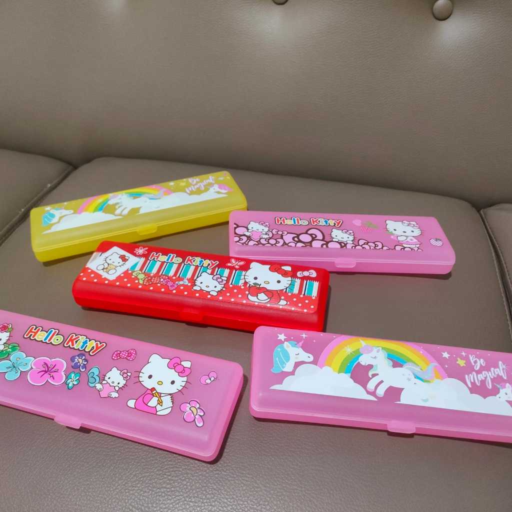 

Kotak Tempat Pensil / Sendok Plastik Hello Kitty Unicorn