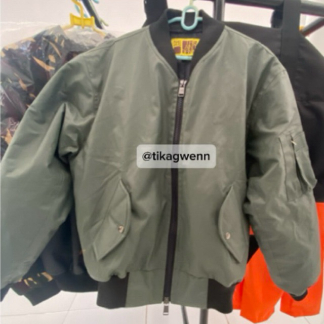 Jaket bomber anti bara