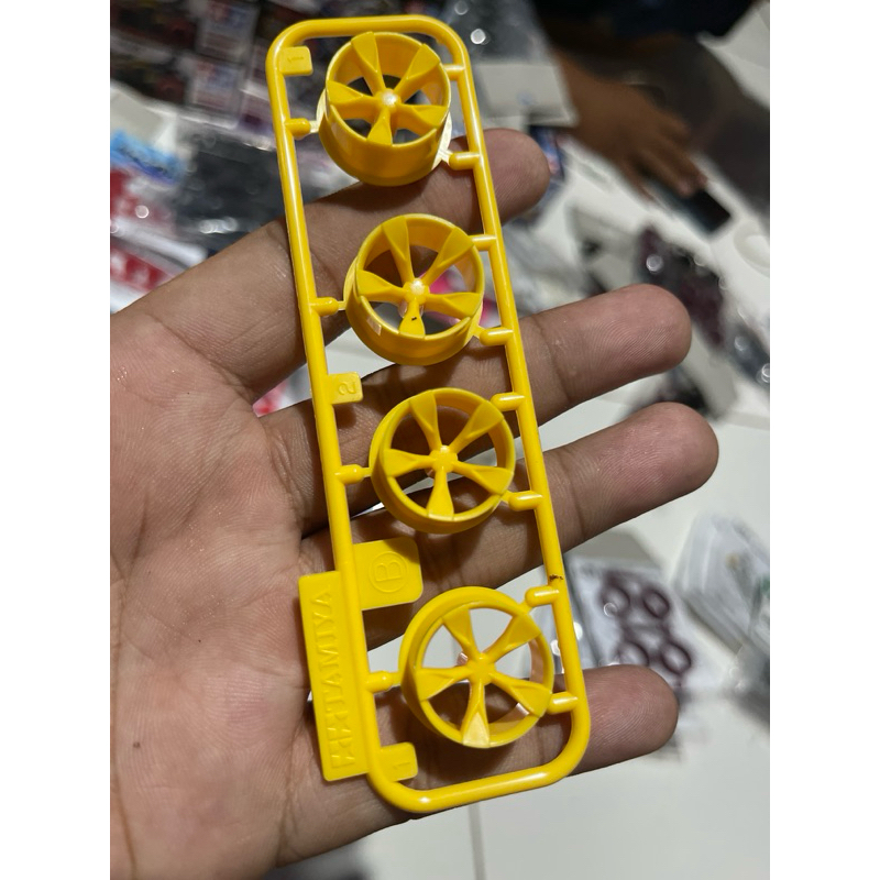 velg original tamiya 5 spoke kuning