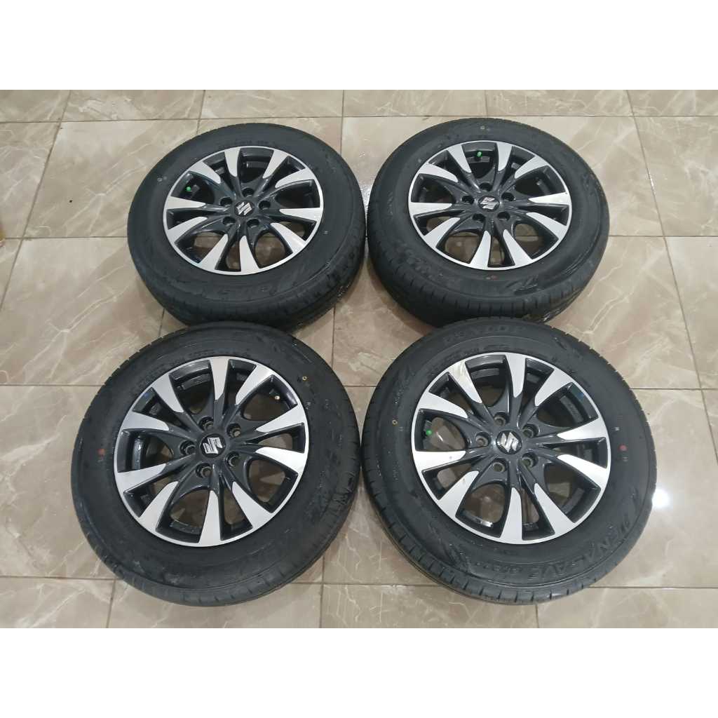 Pelek bekas copotan mobil s-cross ring 16 lubang 5x114 plus ban bekas 80%