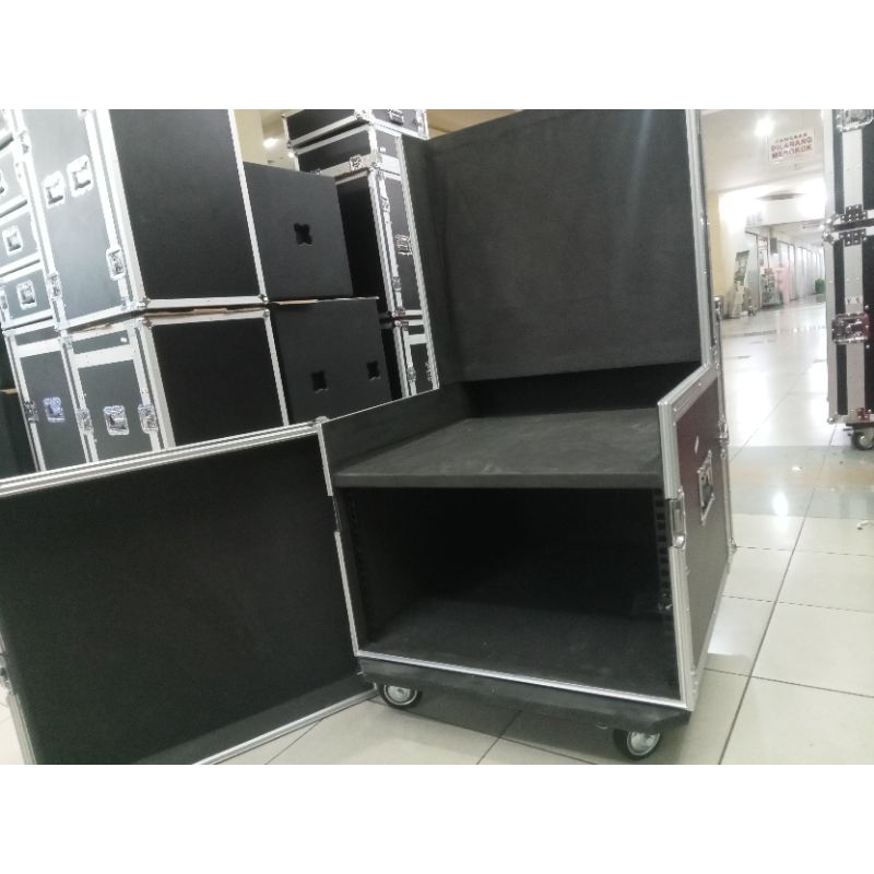Hardcase Sound System 6u + mixer ( Hardcase power mixer)