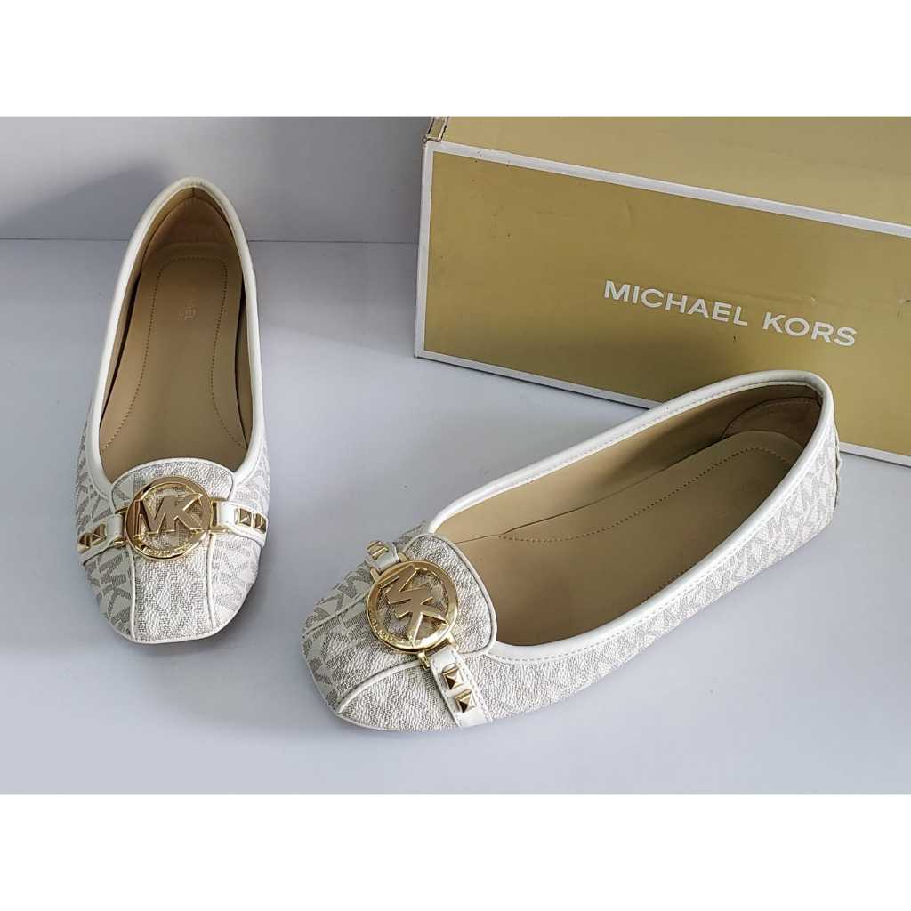 Sepatu Wanita Branded MK Fulton Flat Shoes Moc Signature Vanilla 100% Original